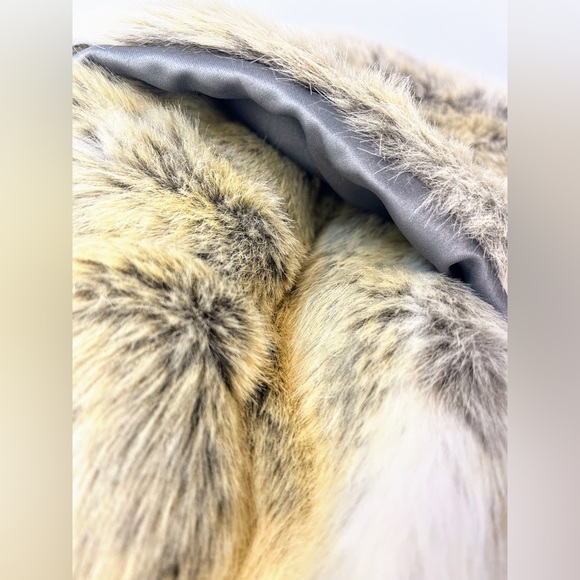 Faux Fur Stocking 18” Long - Picture 3 of 6